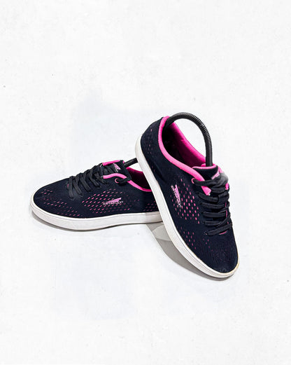 WOMEN’S SPORTS SHOES